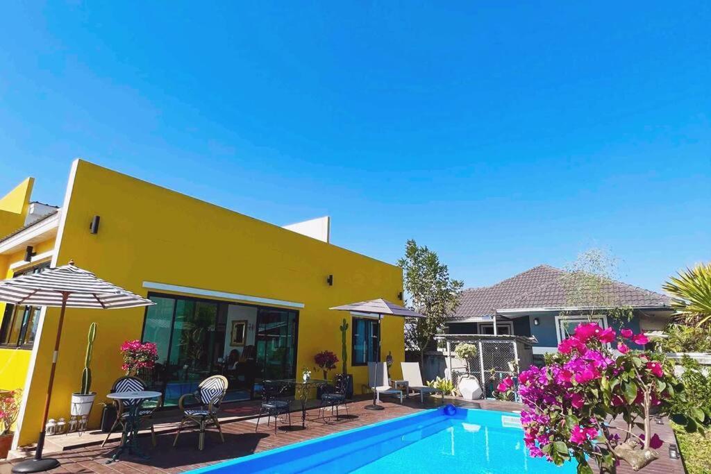 Colorful Pool Villa, Chiang Rai, Thailand Exterior photo