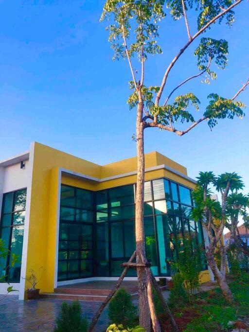 Colorful Pool Villa, Chiang Rai, Thailand Exterior photo